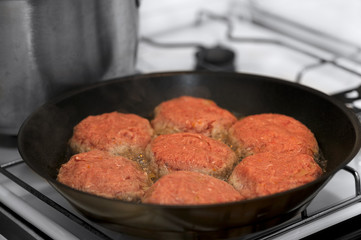 frying  meat rissoles