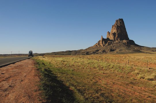 Road to Monument Valley