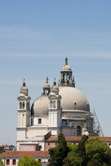 Fototapeta na wymiar Scaffold on Venice Church Dome