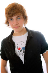 Teenager mit schwarzen Hemd