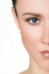 Obraz premium Half face of woman