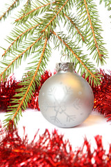Fototapeta na wymiar Christmas tree bauble
