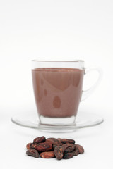 Kakao mit Kakaobohnen