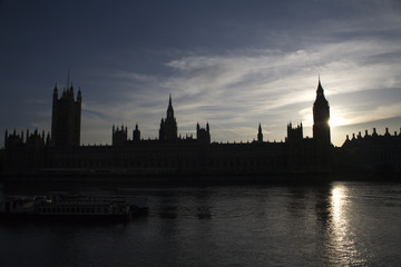 Fototapeta na wymiar London - silhouette of parliament by sunset