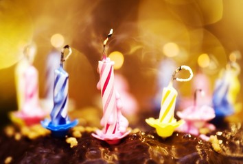 Geburtstagskuchen mit Kerzen