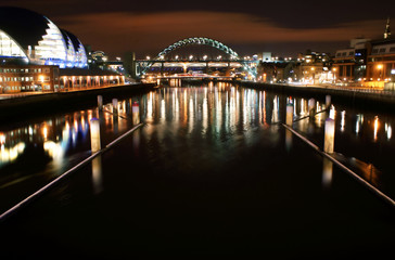 Fototapeta na wymiar Widok Tyne Bridge, Newcastle i Gateshead Sage,