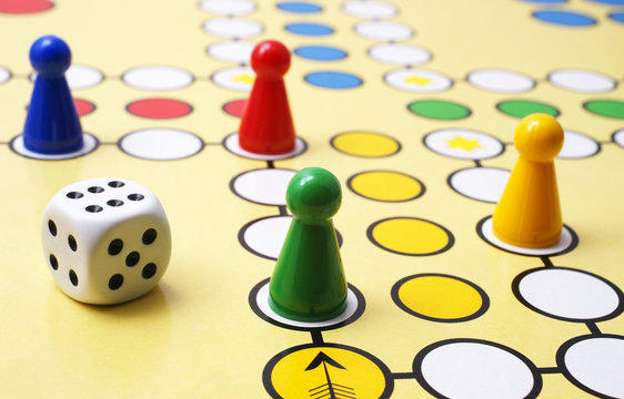 Gesellschaftsspiel - Halma - Parlour Game - Spiel - Erfolg