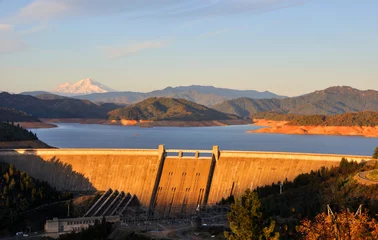 Fleecedeken met foto Shasta Lake and Dam at Sunset © Gary Whitton
