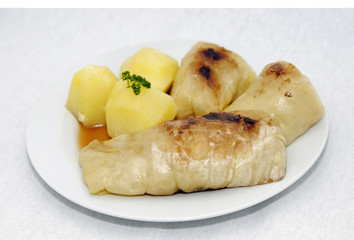 Kohlrouladen mit Kartoffeln