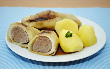 Kohlroulade mit Kartoffeln