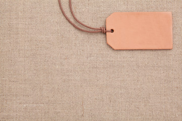 背景　皮のネームタグ