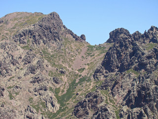 Corse, vue sur le GR20 en-dessous du Capu Ladruncellu