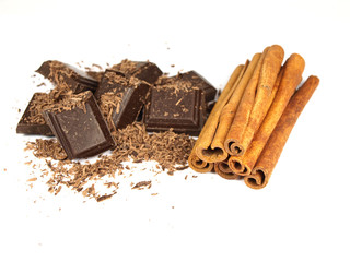 Bars of chocolate with cinnamon bark