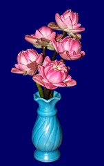 Lotus bouquet in vas