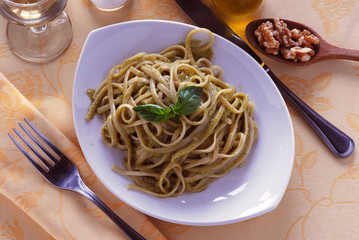 Linguine in salsa di noci - Primi Toscana