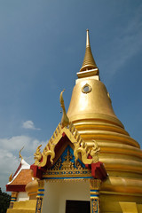 Fototapeta premium Golden stupa