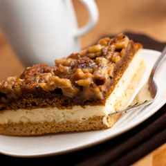 Cake with honey and nuts