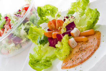 salmon y verdura, cocina moderna sana