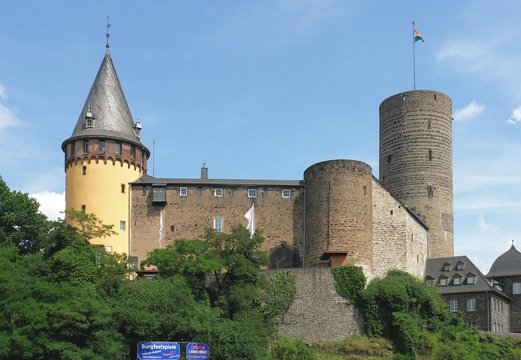Mayen, Eifel, Genovevaburg