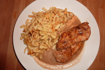 Hähnchenschnitzel mit Spätzle