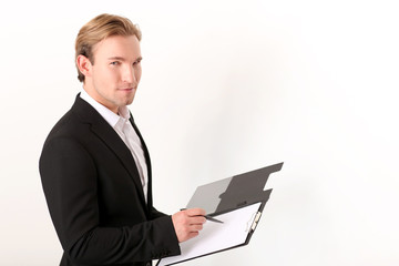 Business Mann mit Klemmbrett