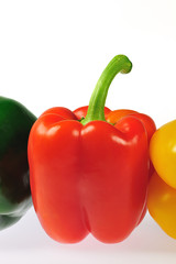 orange, grüne und gelbe Paprika