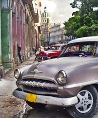 Fotobehang Cubaanse oldtimers Havana-scène met oude auto