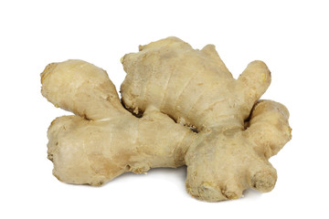 姜在白色背景下近距离拍摄