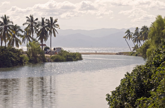 River meets Pacific Ocean