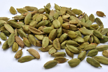 whole organic cardamom can be used with basmati rice