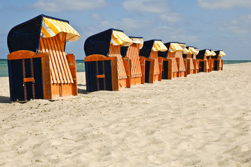 Fototapeta na wymiar Krzesło Beach pokoje, Morze Bałtyckie