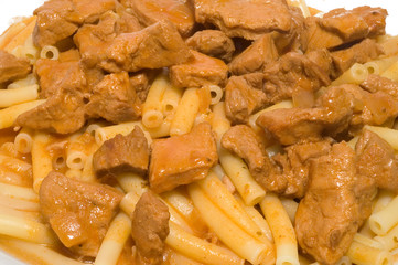 Gulasch mit Nudeln