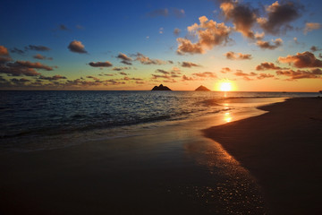 pacific sunrise at lanikai beach, hawaii