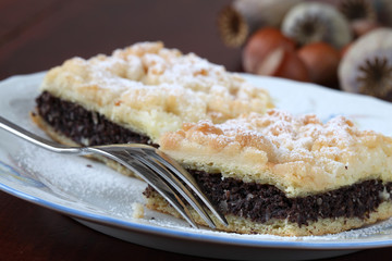 Poppy seed and hazelnut crumble cake
