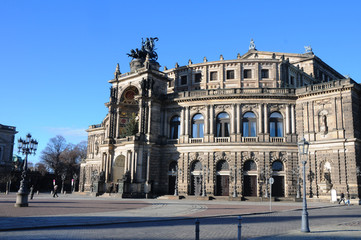 Fototapeta na wymiar Semperoper Opera in Dresden, Germany