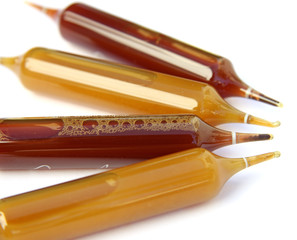 ampoules fond blanc