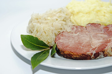 Kassler mit Sauerkraut und Kartoffelbrei