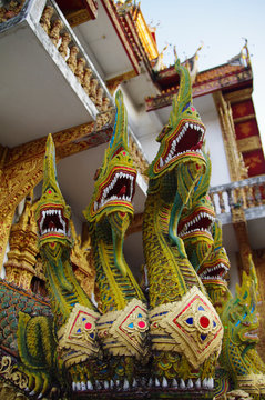 Drachen am Tempel