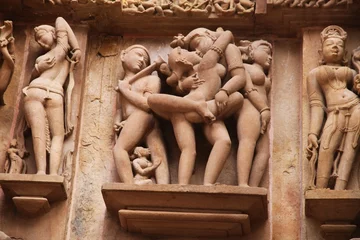 Photo sur Plexiglas Temple bas relief érotique khajuraho