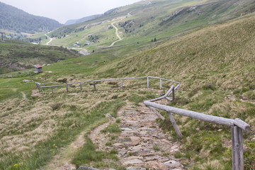 auf dem meraner höhenweg entlang