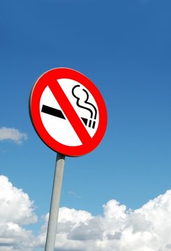 No smoking traffic sign