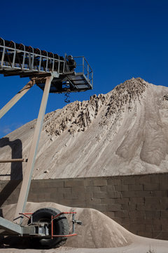 Staker &agrave; sable