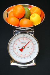 Kitchen scales and fruit