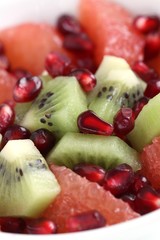 Obstsalat mit Granatapfel Kiwi Grapefruit