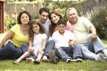 Fototapeta premium Portrait Of Extended Family Group In Park