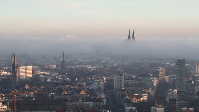 K&ouml;ln Panorama mit Nebelbank