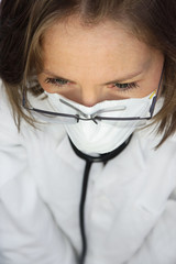 médecin avec masque
