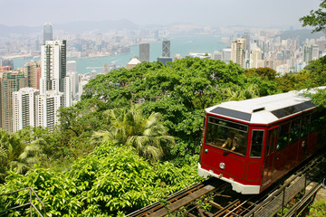 Fototapeta na wymiar Tramwaj turystyczny na Peak, Hong Kong