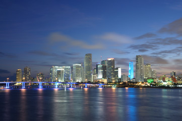 Naklejka na ściany i meble Downtown Miami na zmierzchu, Florida USA