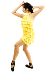 Tänzerin mit gelbem Kleid